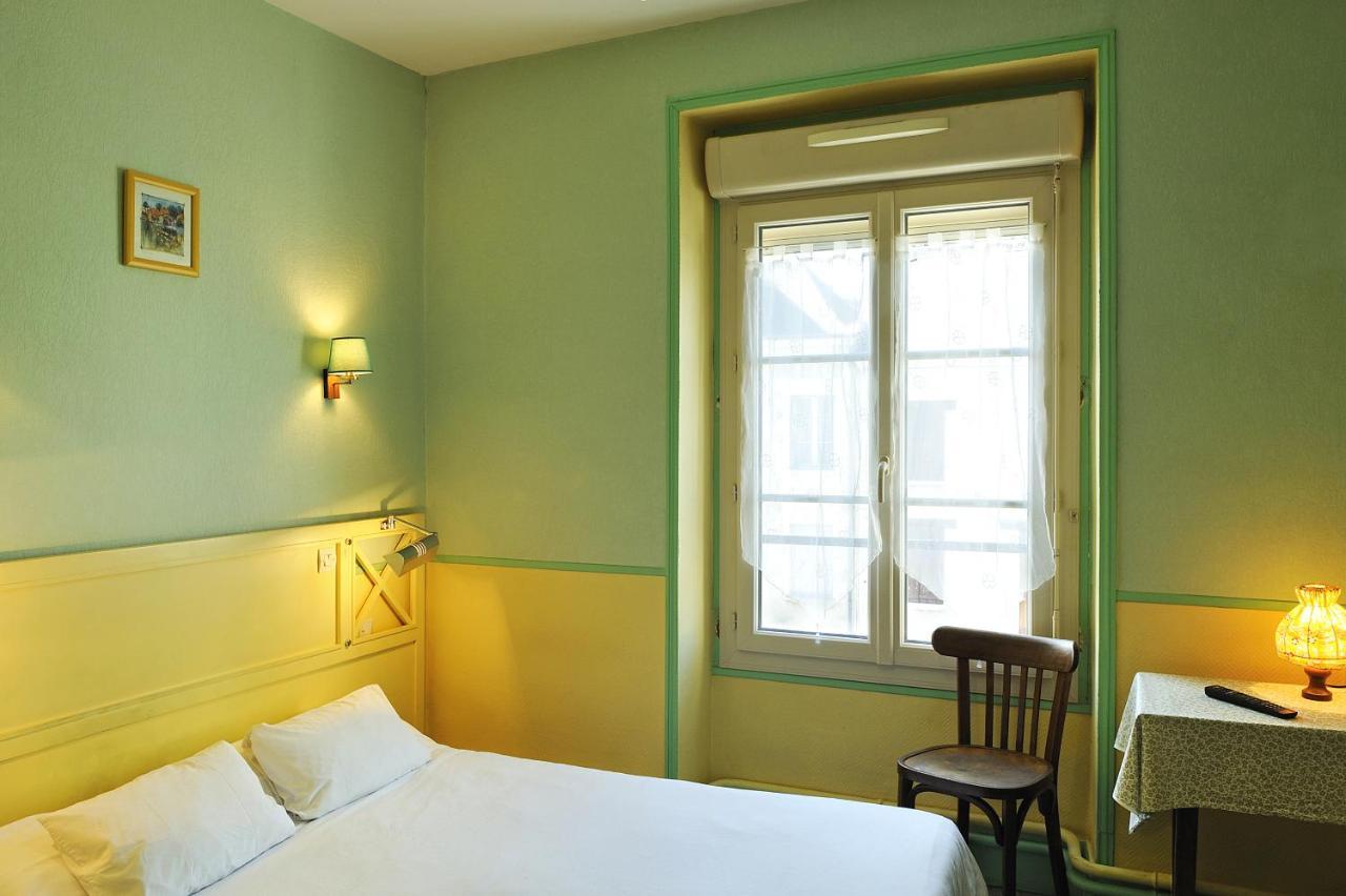 Logis Hostellerie Du Cheval Blanc Sainte-Maure-de-Touraine Exterior foto